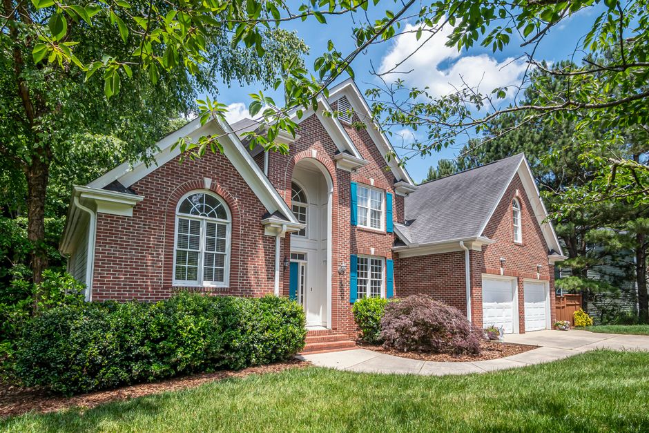 Milan's Villa Pizzone Suburb Gets Major Zoning Overhaul, Attracting Investors